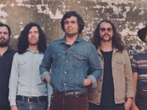 Music: Enjambre