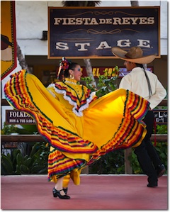 Daily Entertainment at Fiesta de Reyes